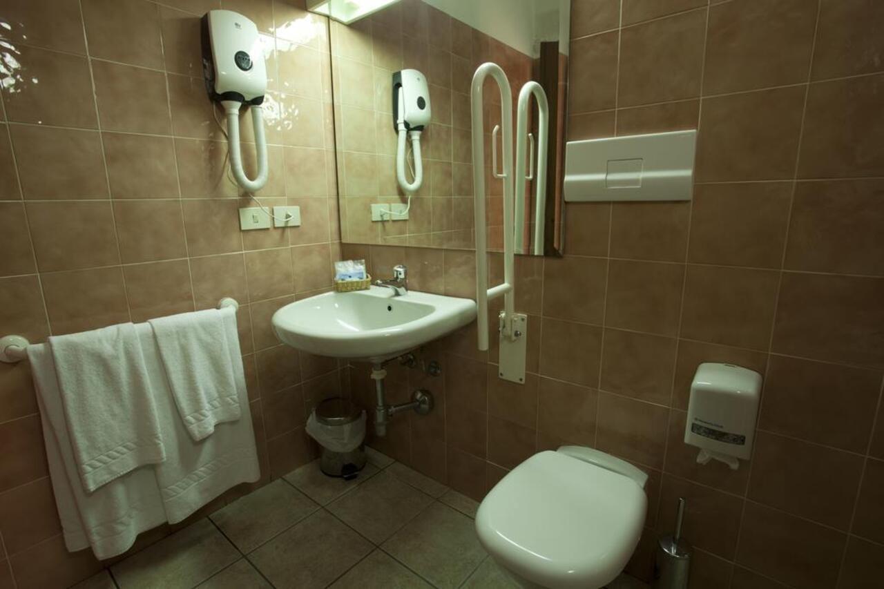 אולביה Hotel Moderno מראה חיצוני תמונה