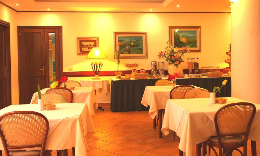 אולביה Hotel Moderno מראה חיצוני תמונה