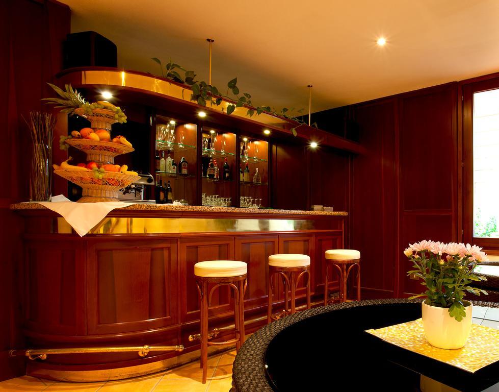 אולביה Hotel Moderno מראה חיצוני תמונה