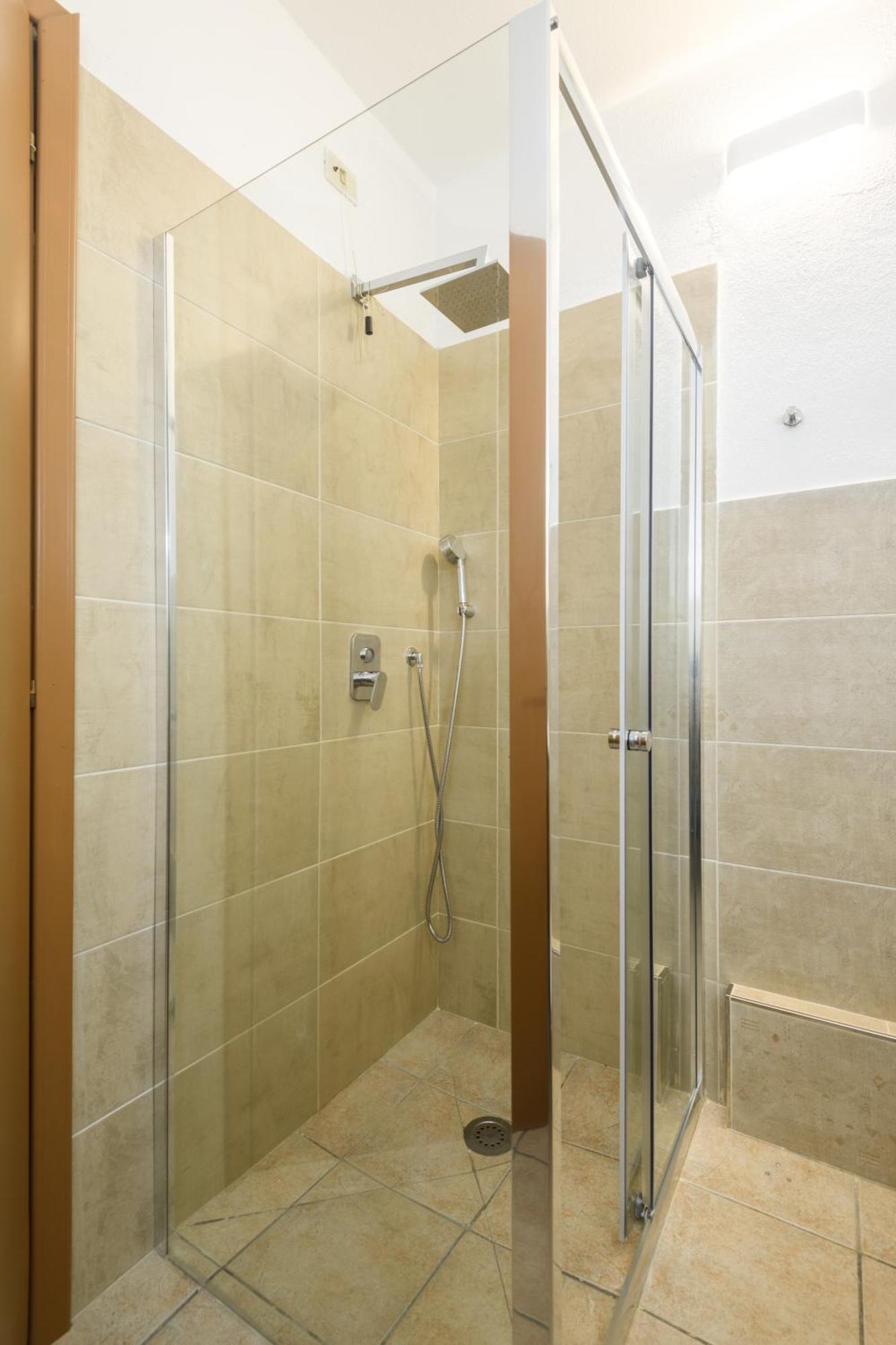 אולביה Hotel Moderno מראה חיצוני תמונה