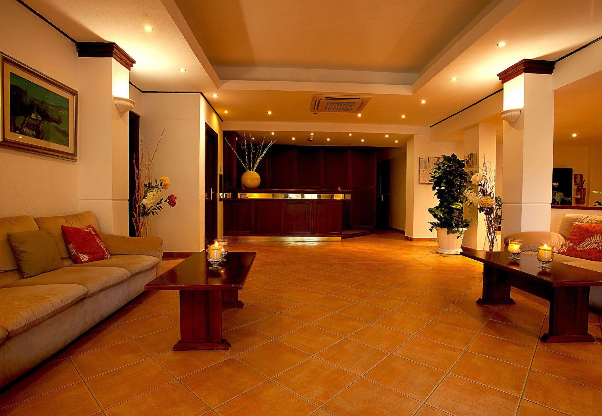 אולביה Hotel Moderno מראה חיצוני תמונה