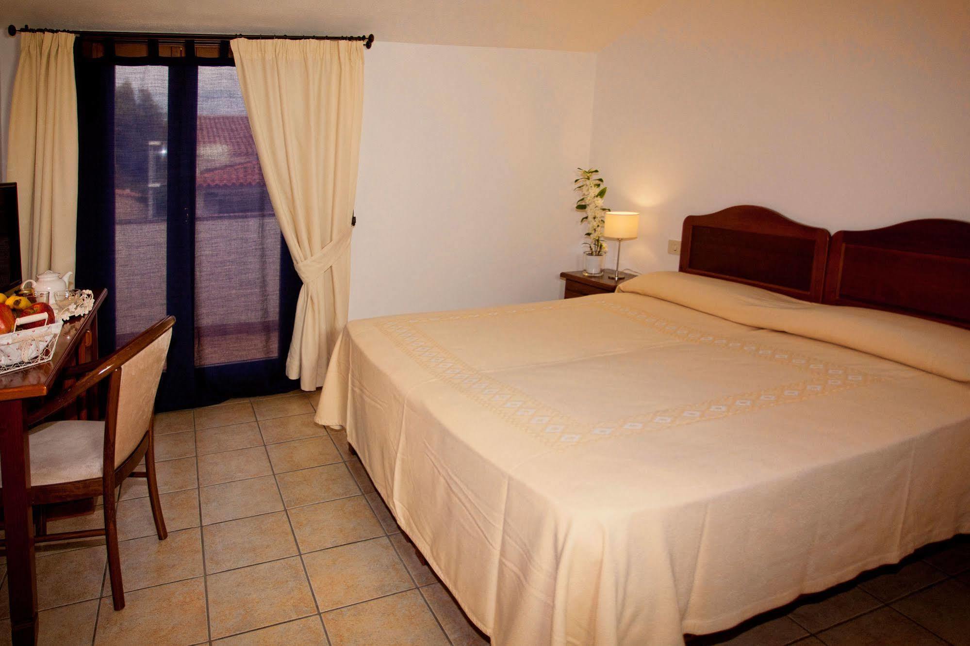 אולביה Hotel Moderno מראה חיצוני תמונה
