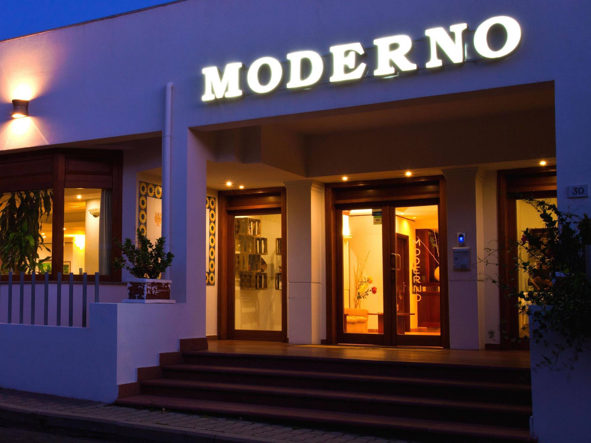 אולביה Hotel Moderno מראה חיצוני תמונה